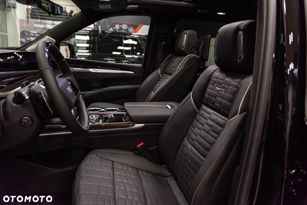 Cadillac Escalade - 12