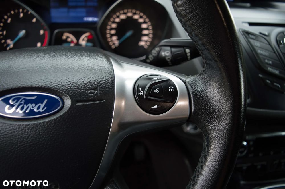 Ford Kuga 2.0 TDCi 2x4 Titanium - 20