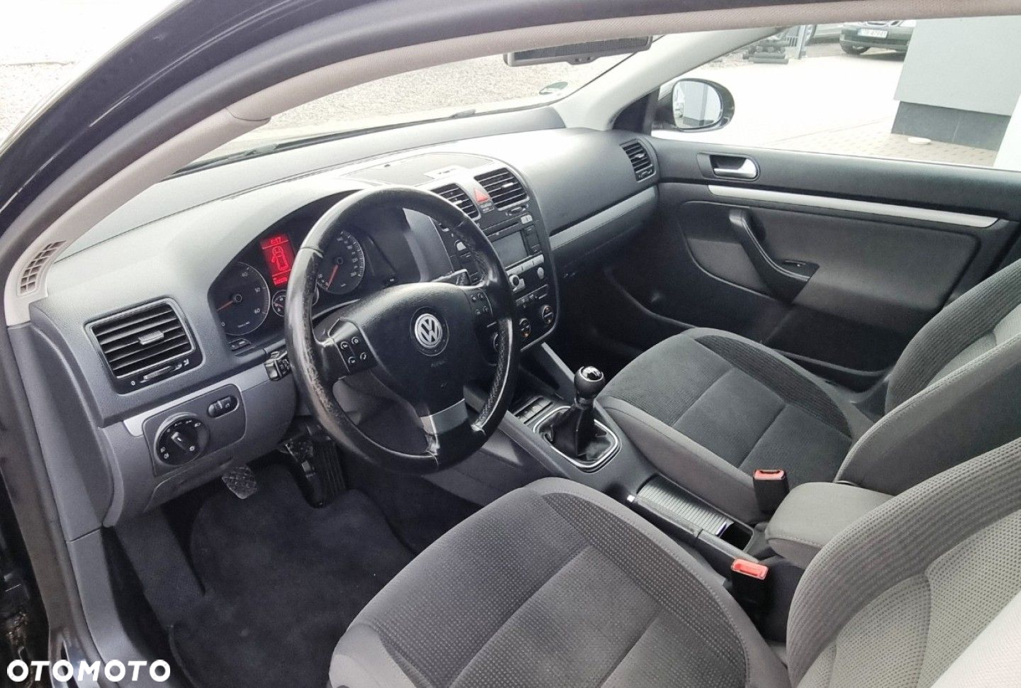 Volkswagen Golf - 6