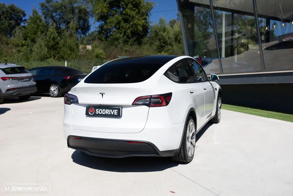Tesla Model Y Long Range Dual Motor AWD - 19