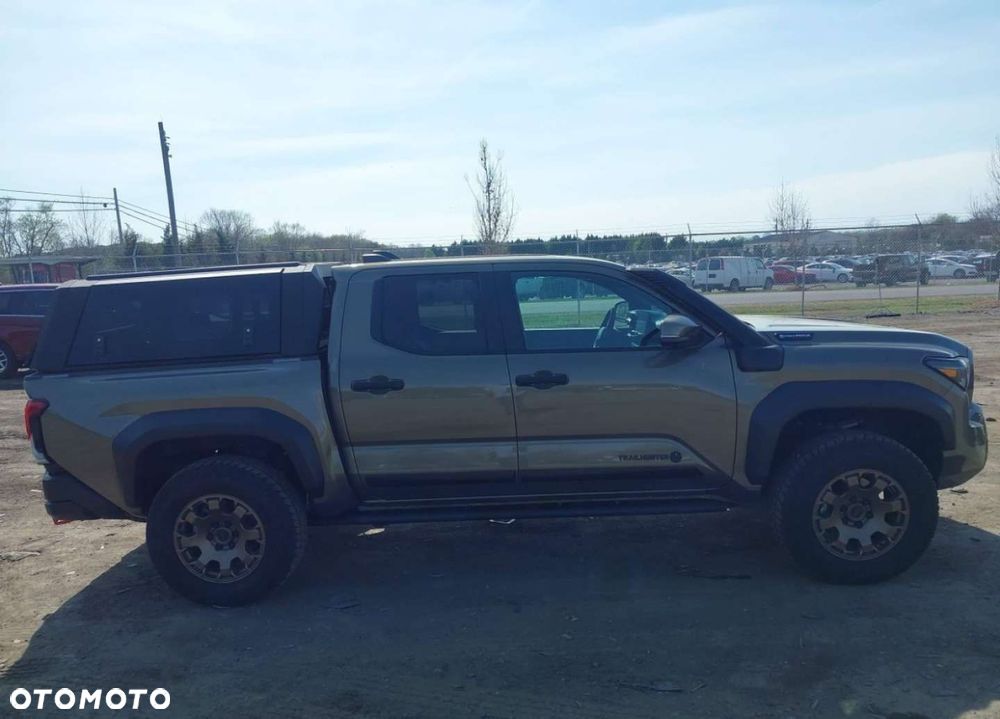 Toyota Tacoma - 5