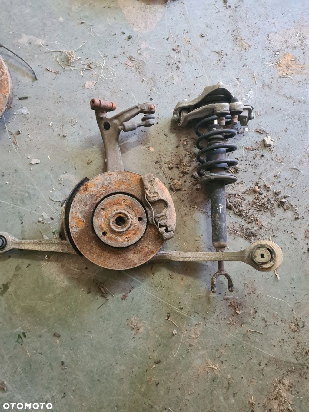 Zwrotnica piasta amortyzator prawa 8D0407257AL Audi A6 C5 A4 B5 - 1