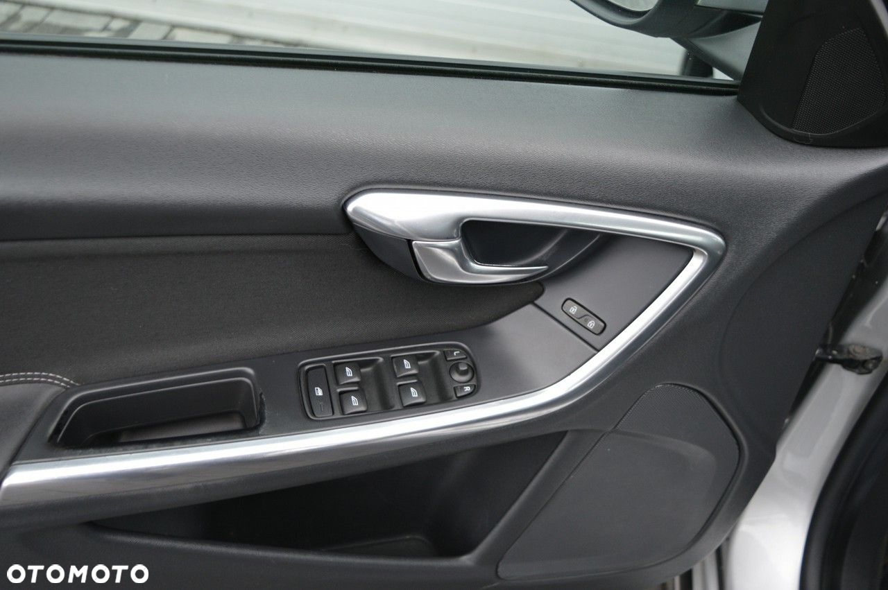 Volvo V60 D2 Kinetic - 38