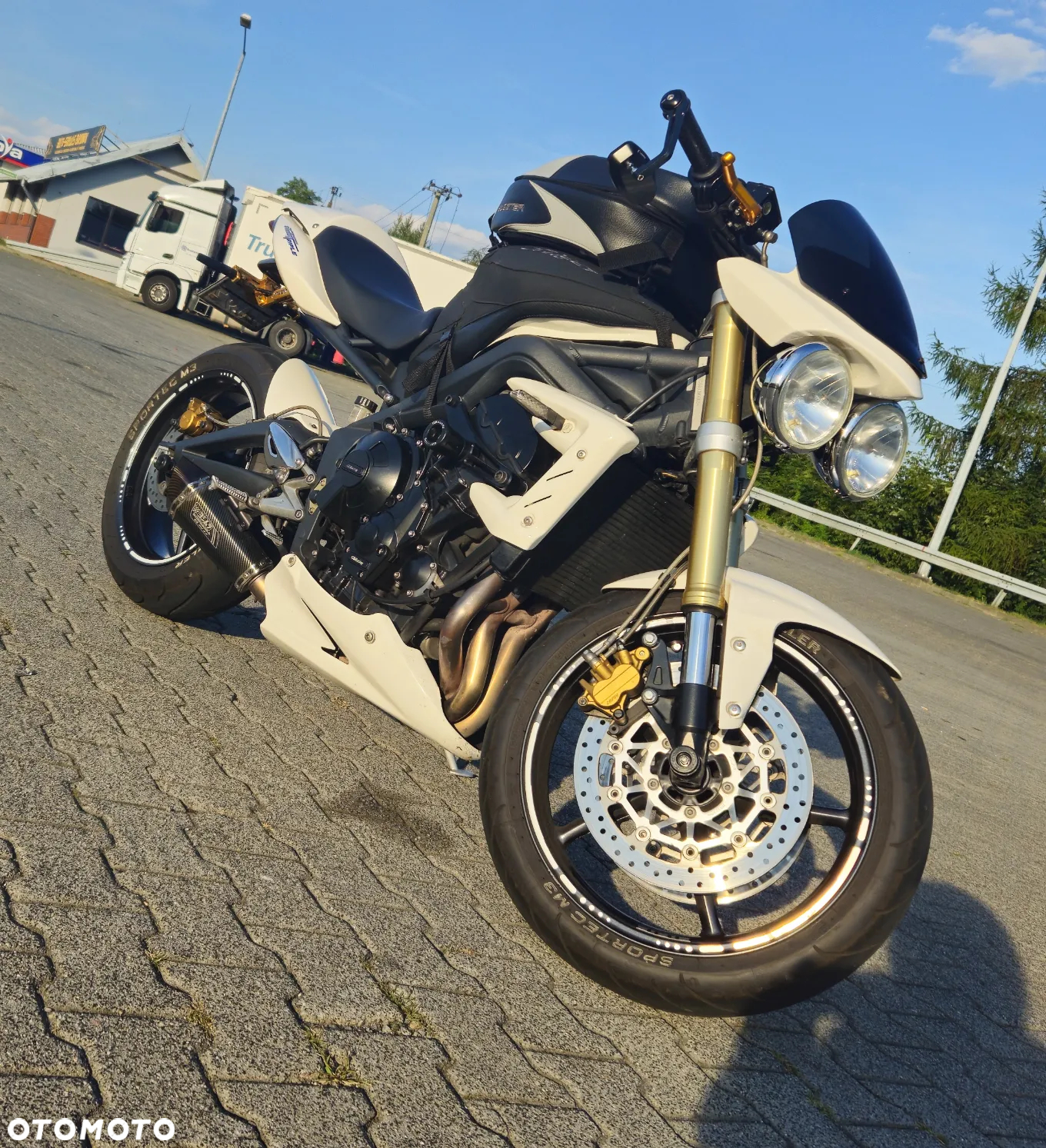 Triumph Street Triple - 8