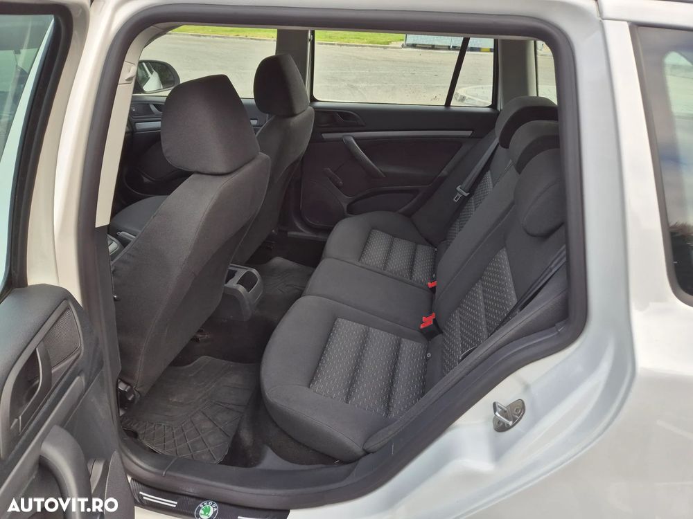 Skoda Octavia 1.6 TDI Ambiente - 8