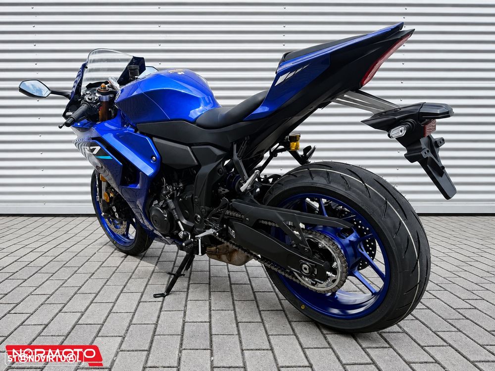 Yamaha YZF R7 - 3