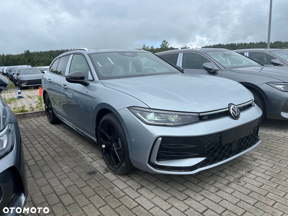 Volkswagen Passat Variant 2.0 TSI R-Line Plus DSG - 4