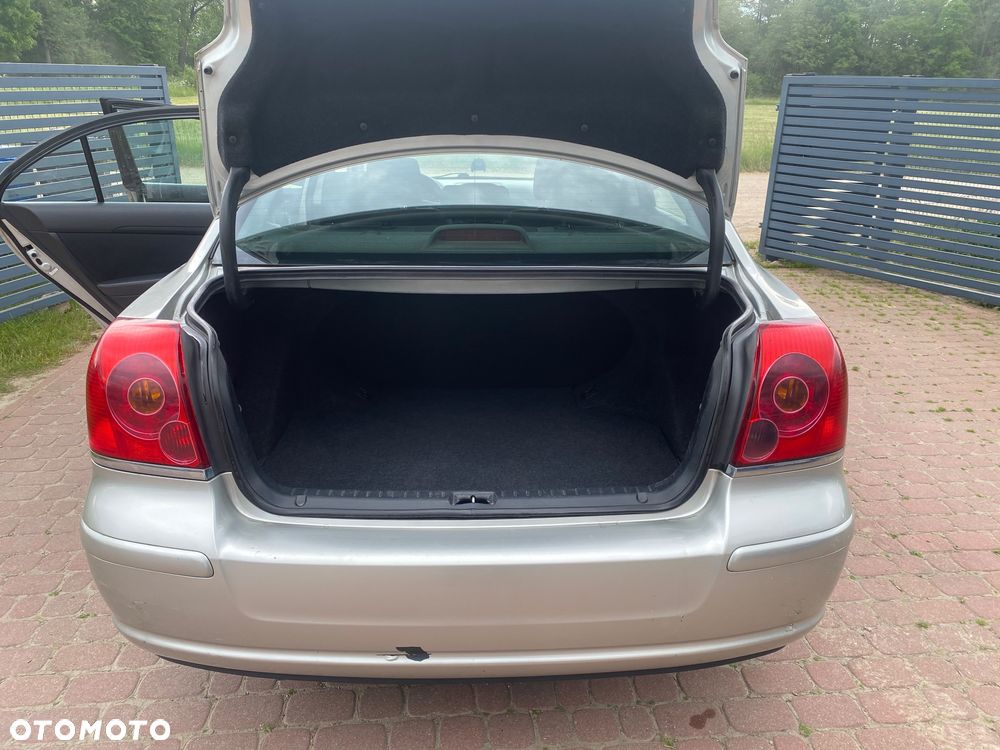 Toyota Avensis 2.0 D-4D Luna - 15