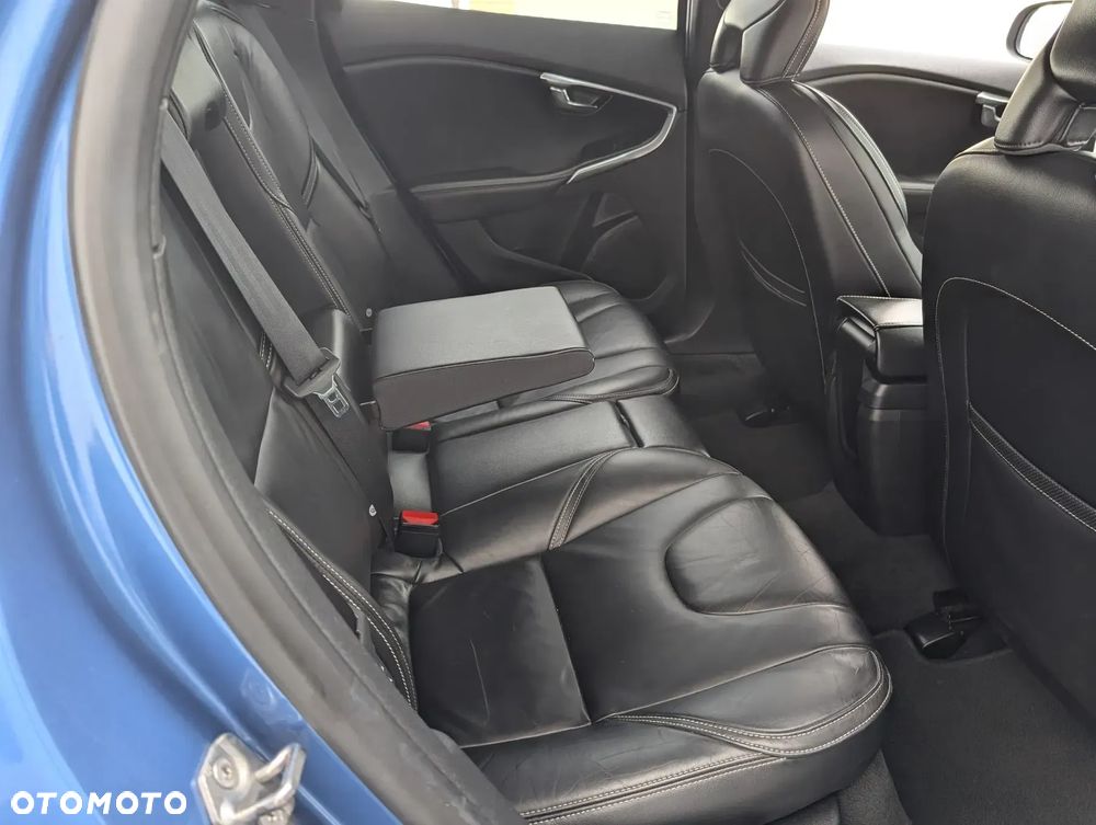 Volvo V40 D3 Geartronic RDesign - 20