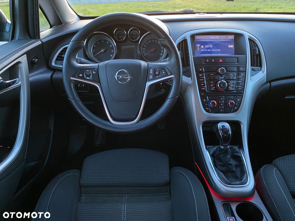 Opel Astra 1.4 Turbo Design Edition - 27