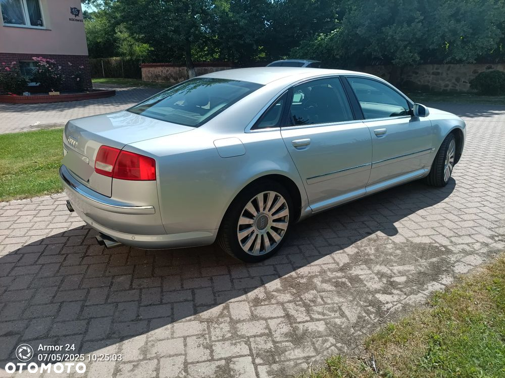 Audi A8 4.2 Quattro - 6