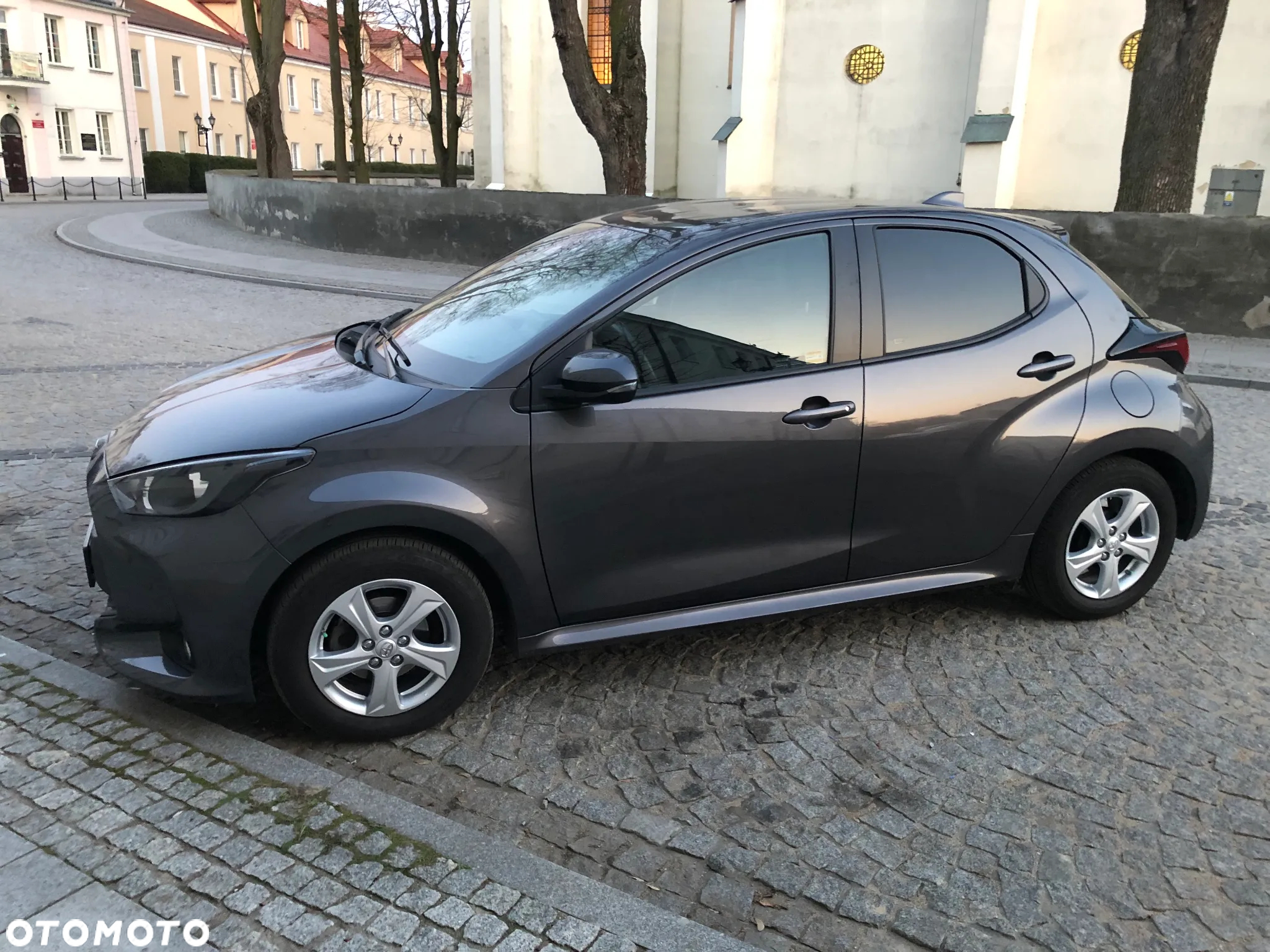 Toyota Yaris 1.5 Comfort CVT - 2