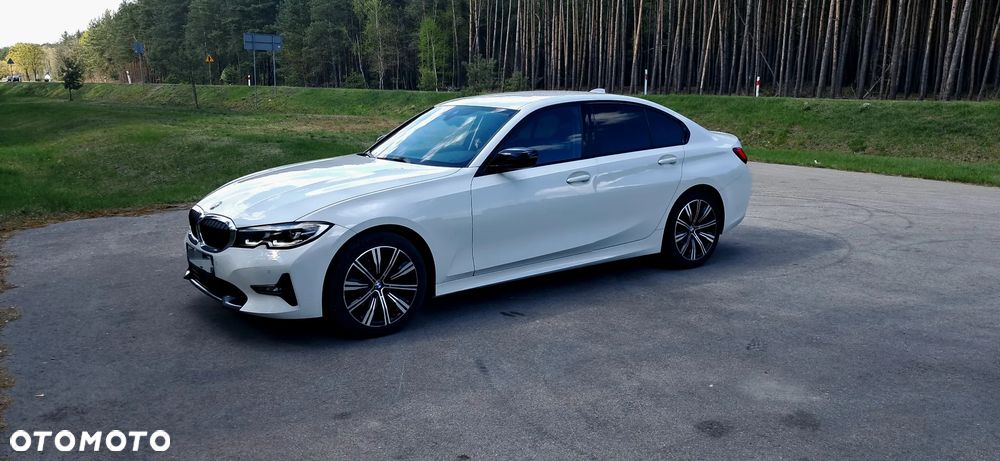 BMW Seria 3 320d xDrive M Sport - 9