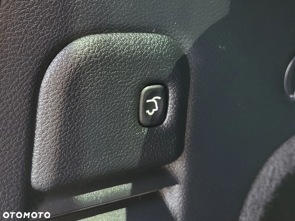 Jeep Grand Cherokee - 24