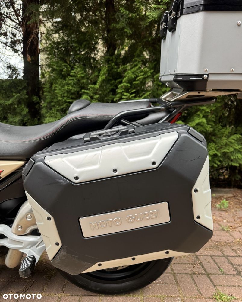 Moto Guzzi V85 - 17