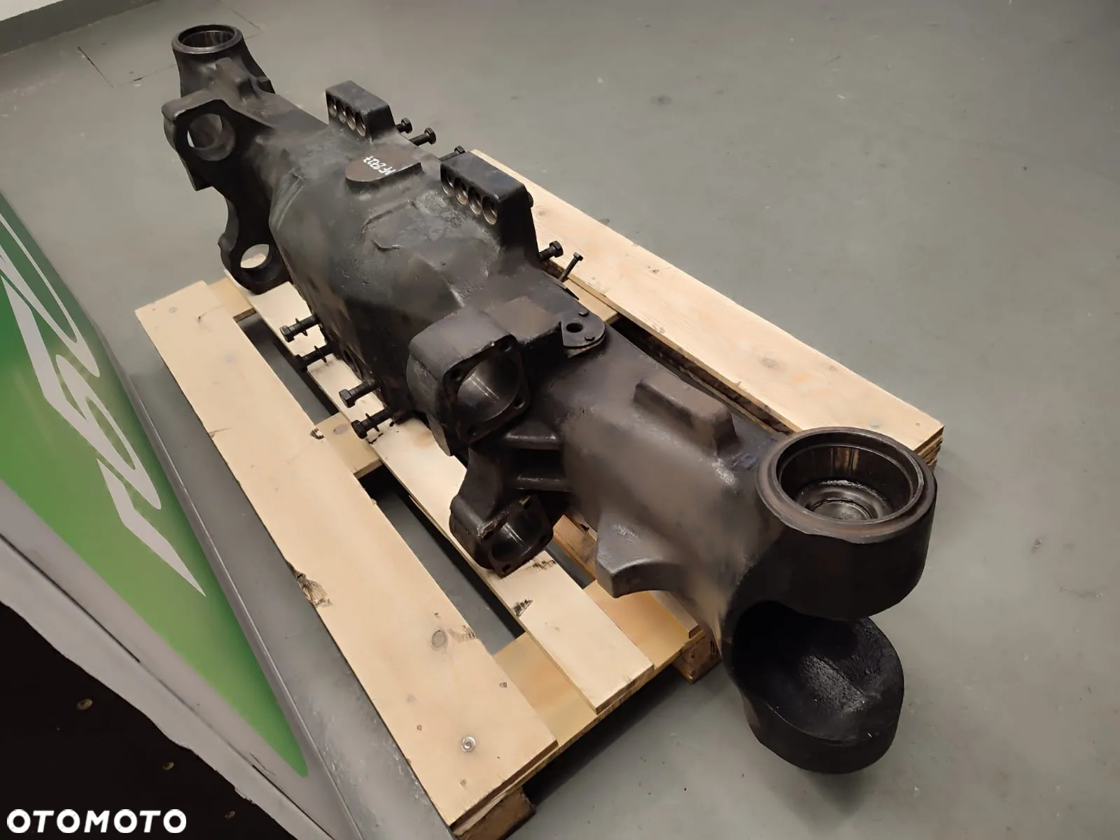 Obudowa mostu napędowego przedniego 7700170701 Massey Ferguson 8727 - 7