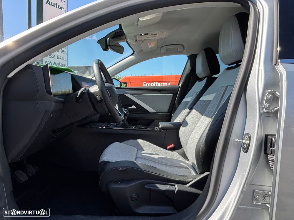 Opel Astra 1.2 T Elegance - 9