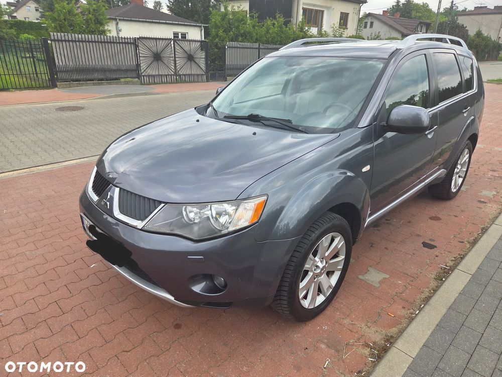 Mitsubishi Outlander 2.0 DID Instyle - 2