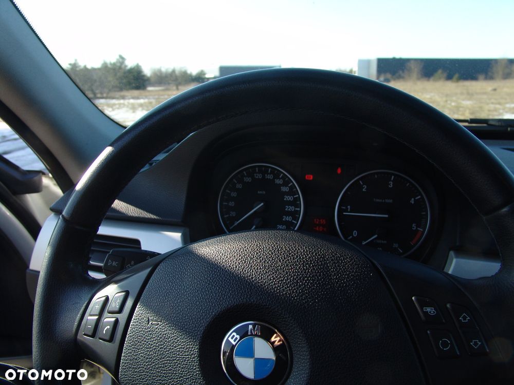 BMW Seria 3 318d - 12