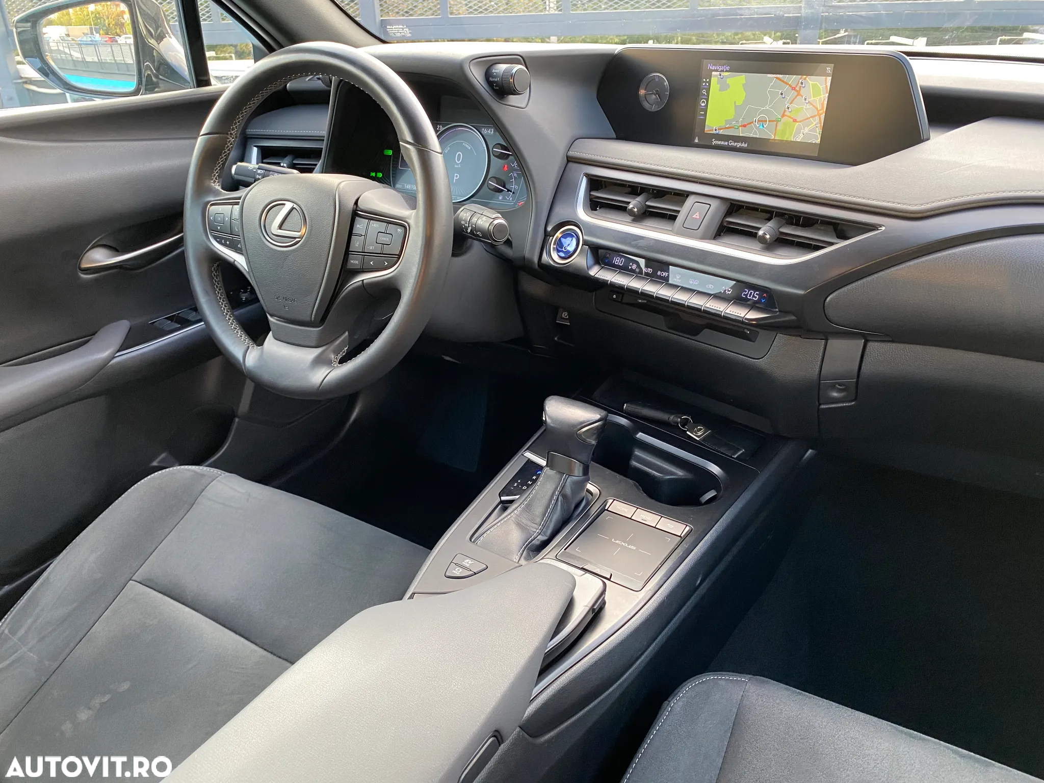 Lexus UX 250h Executive Line - 9