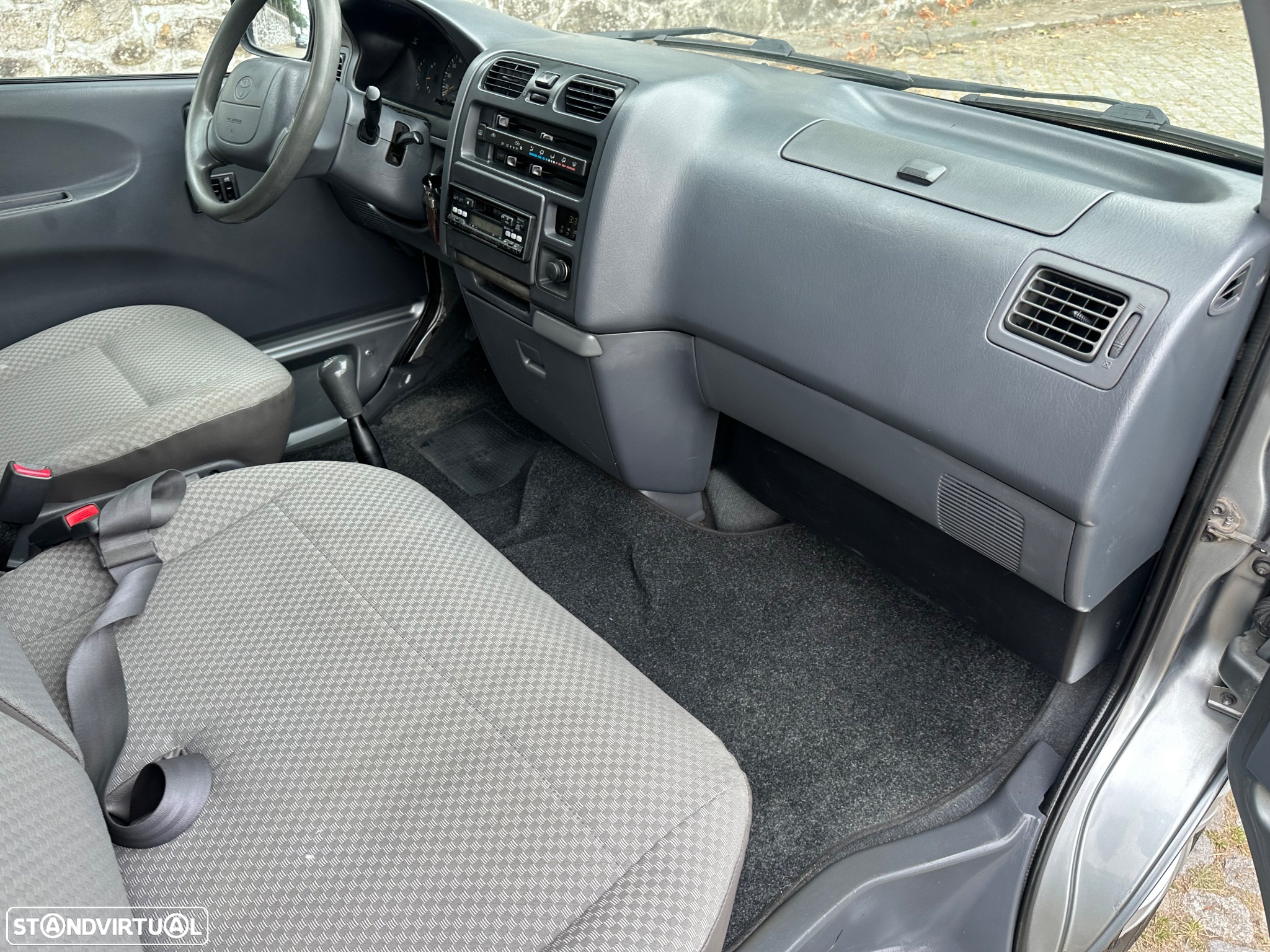 Toyota HiAce 2.5 D-4D 2.6T - 22