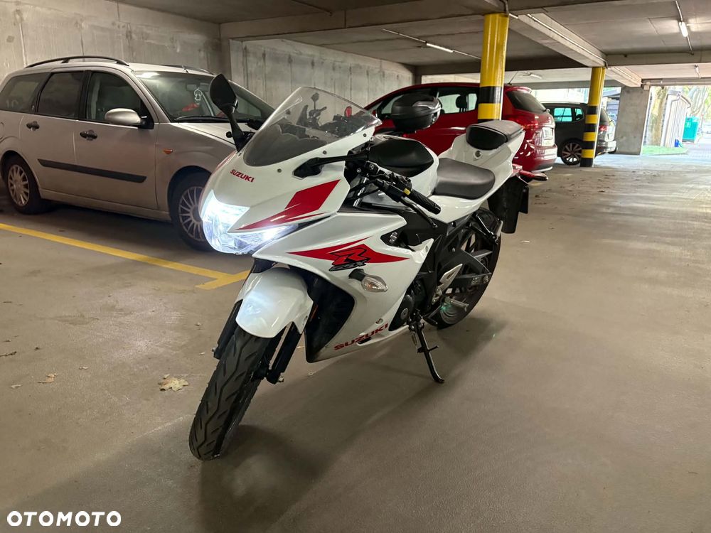 Suzuki GSX-R - 3