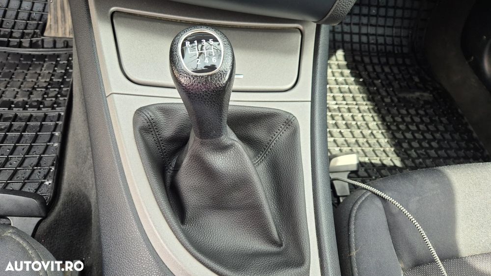 BMW Seria 1 118d - 10