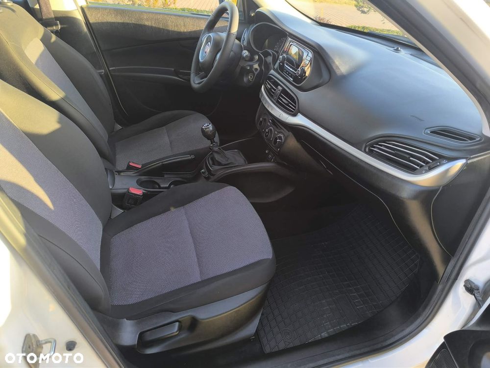 Fiat Tipo - 18