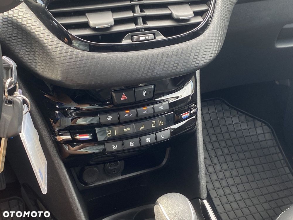 Peugeot 2008 - 23