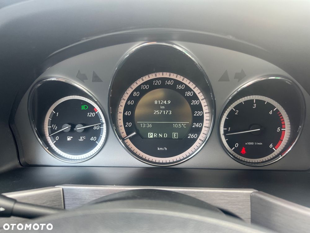 Mercedes-Benz GLK 220 CDI DPF 4Matic BlueEFFICIENCY 7G-TRONIC - 9