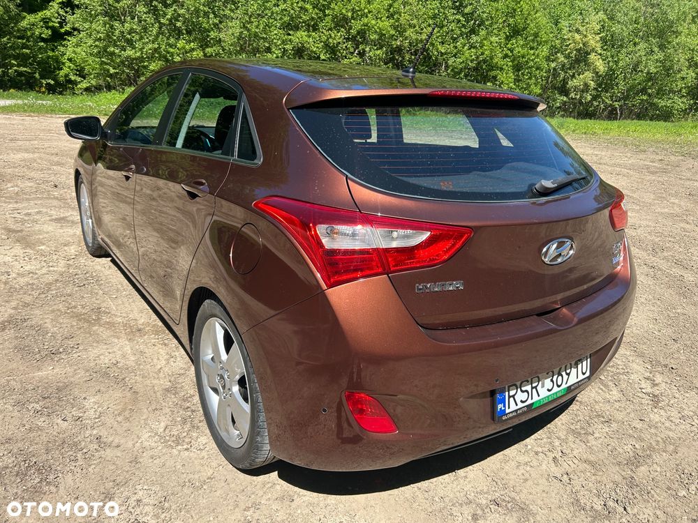 Hyundai i30 blue 1.6 CRDi YES Gold - 5
