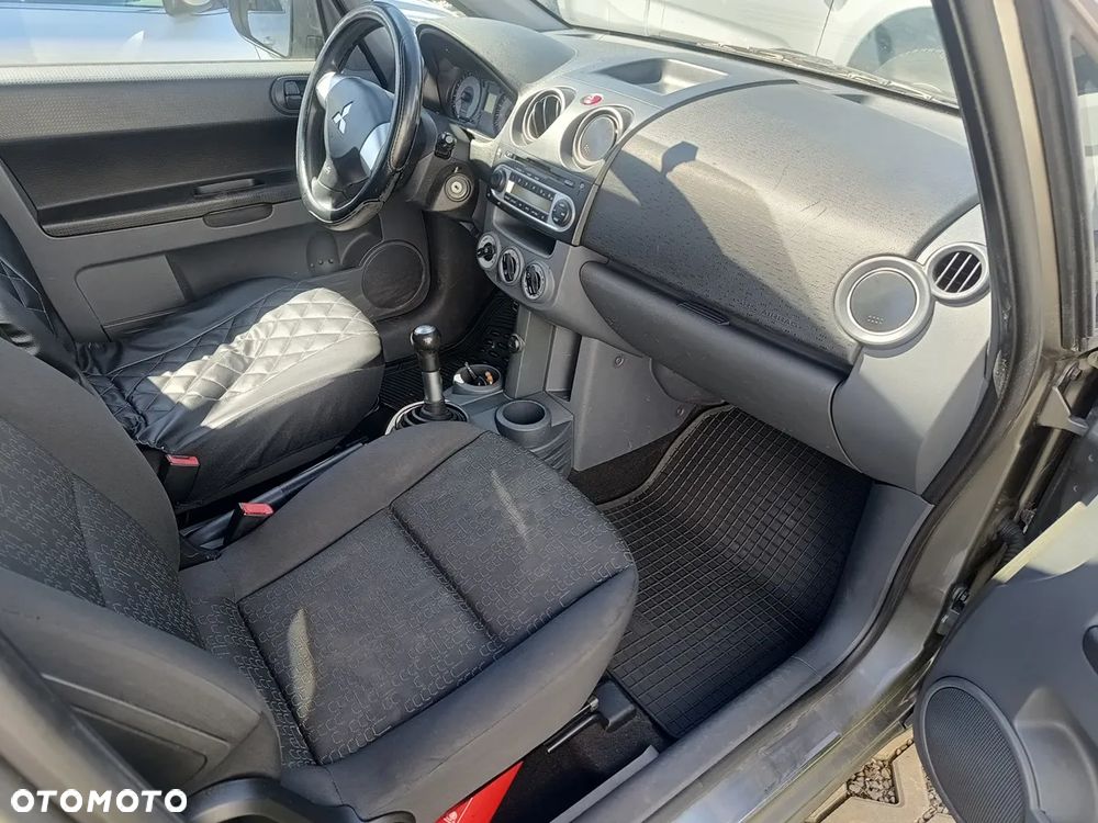 Mitsubishi Colt - 7