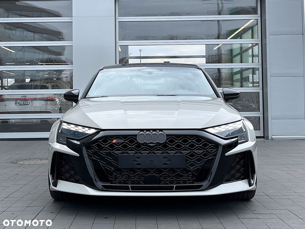 Audi RS3 Limousine - 16