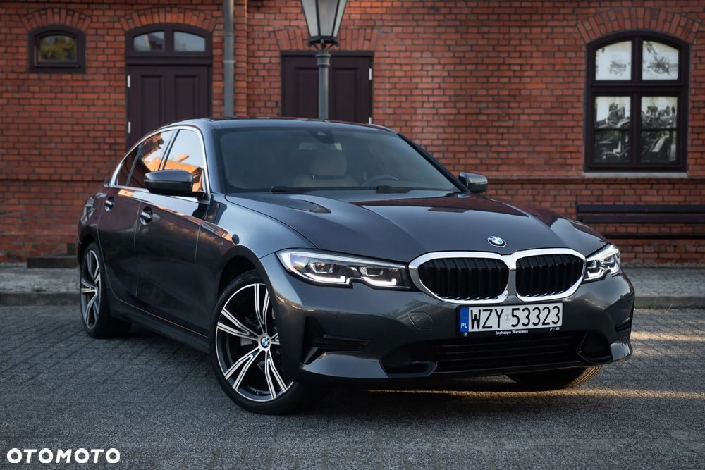 BMW Seria 3 330i xDrive Sport Line - 2