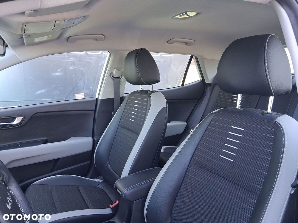 Kia Stonic 1.2 L - 11