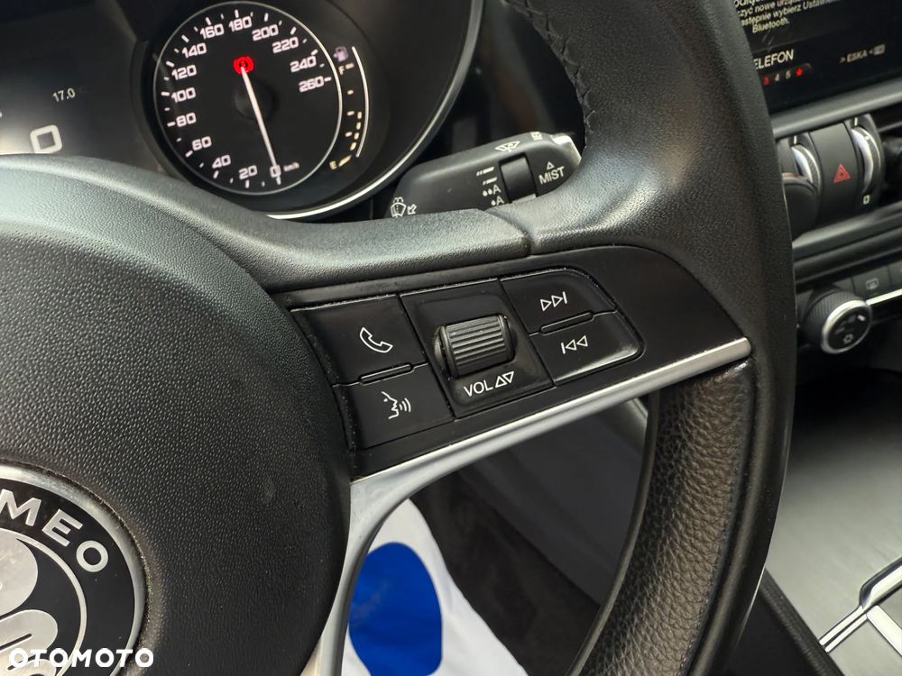Alfa Romeo Giulia 2.2 D Turbo - 25