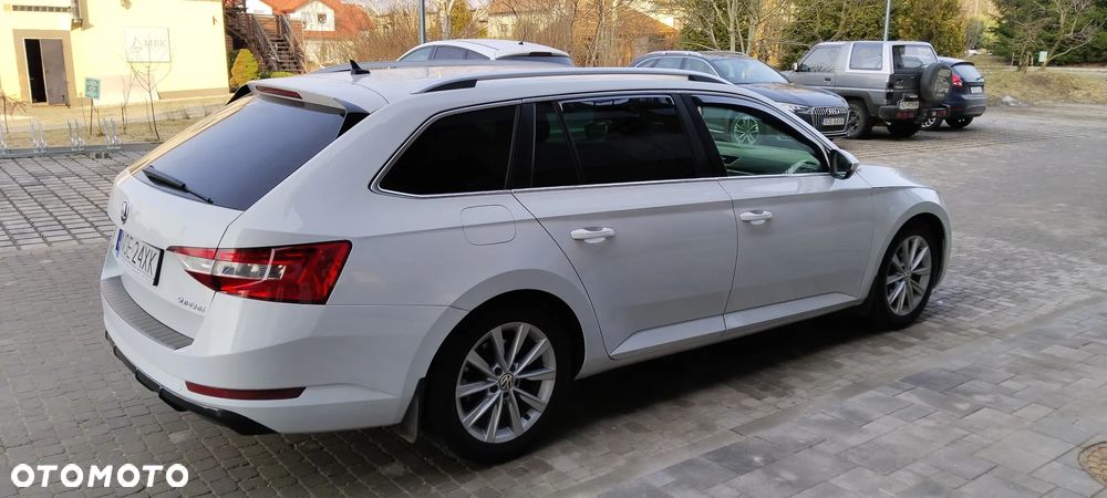Skoda Superb 2.0 TDI DSG Sportline - 34