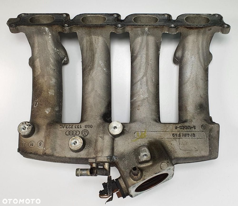 KOLEKTOR SSĄCY AUDI A4 B7 1.8 T 06B133223AC - 2