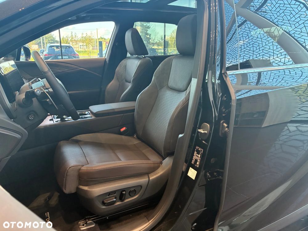 Lexus RX - 11