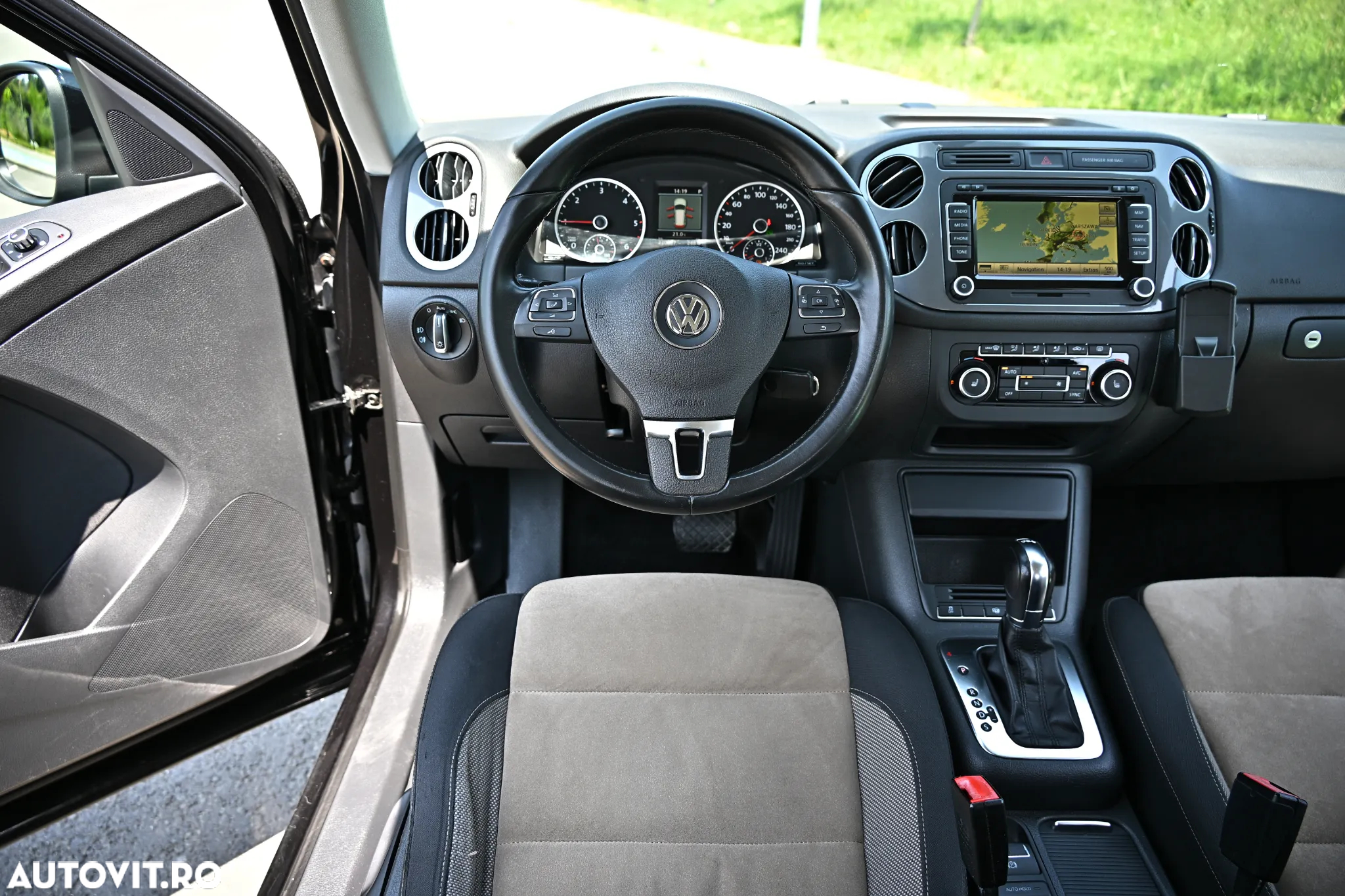 Volkswagen Tiguan 2.0 TDI 4Motion DSG Sport & Style - 18