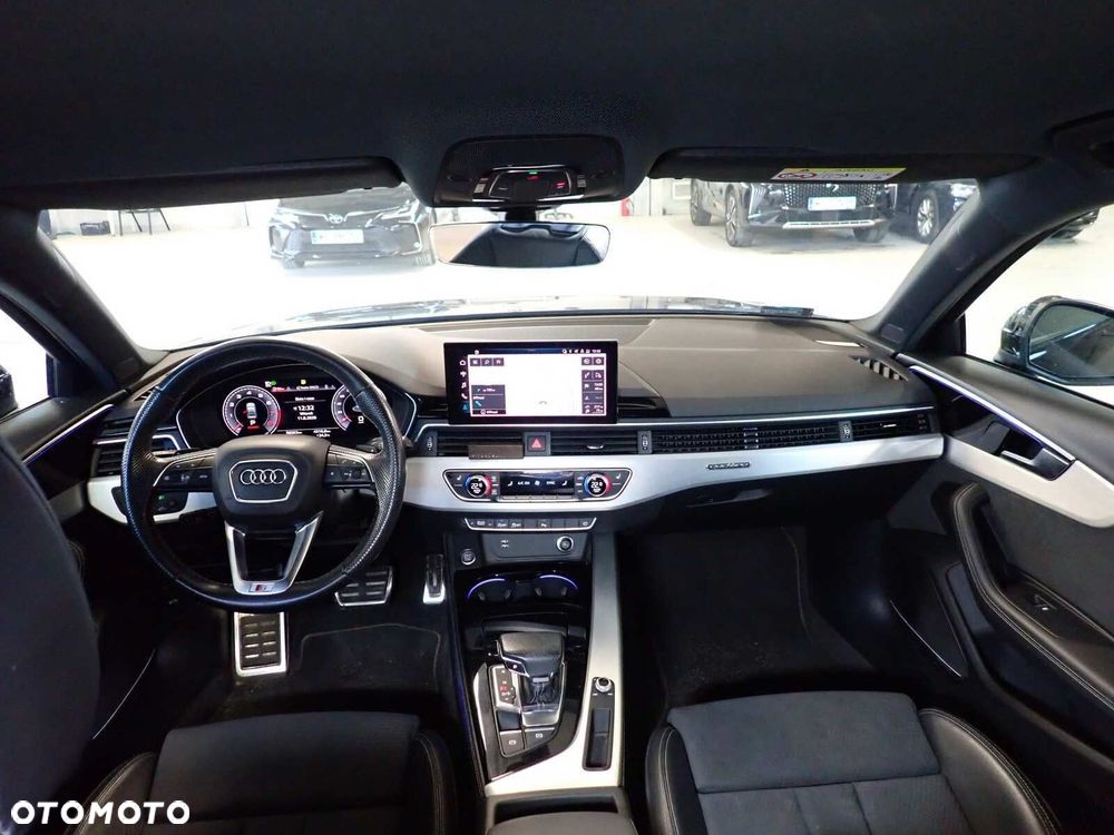 Audi A4 Limousine - 11