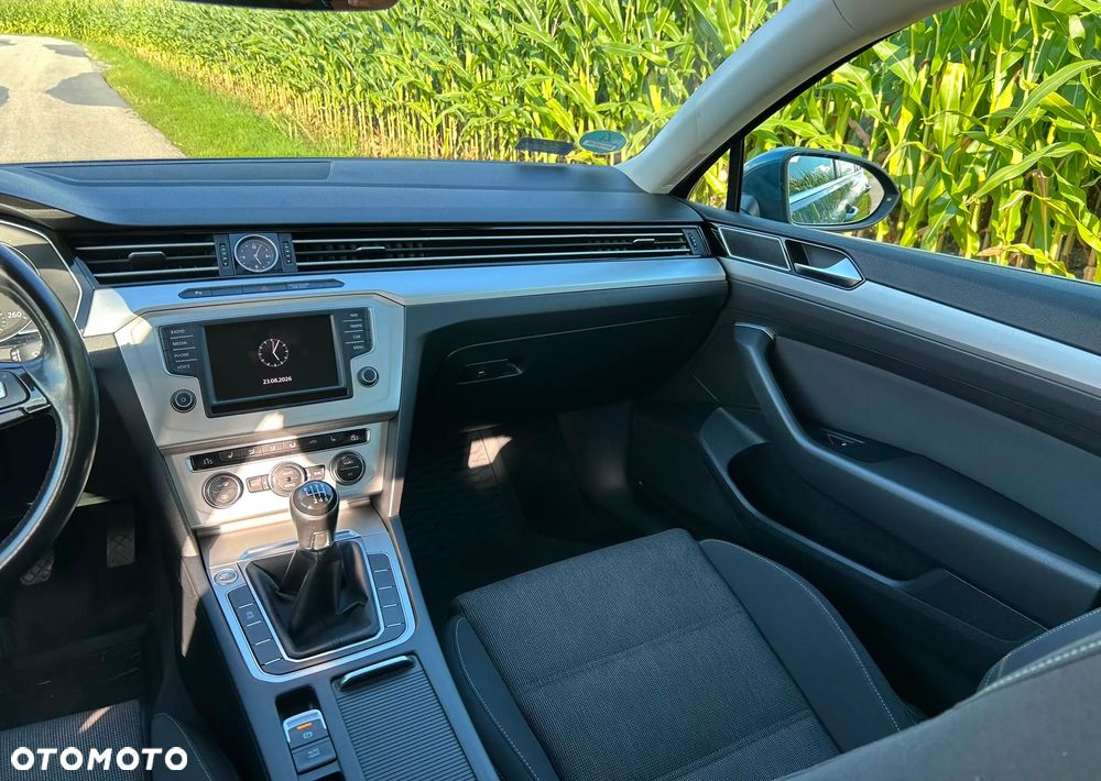 Volkswagen Passat 2.0 TDI BMT Comfortline - 12