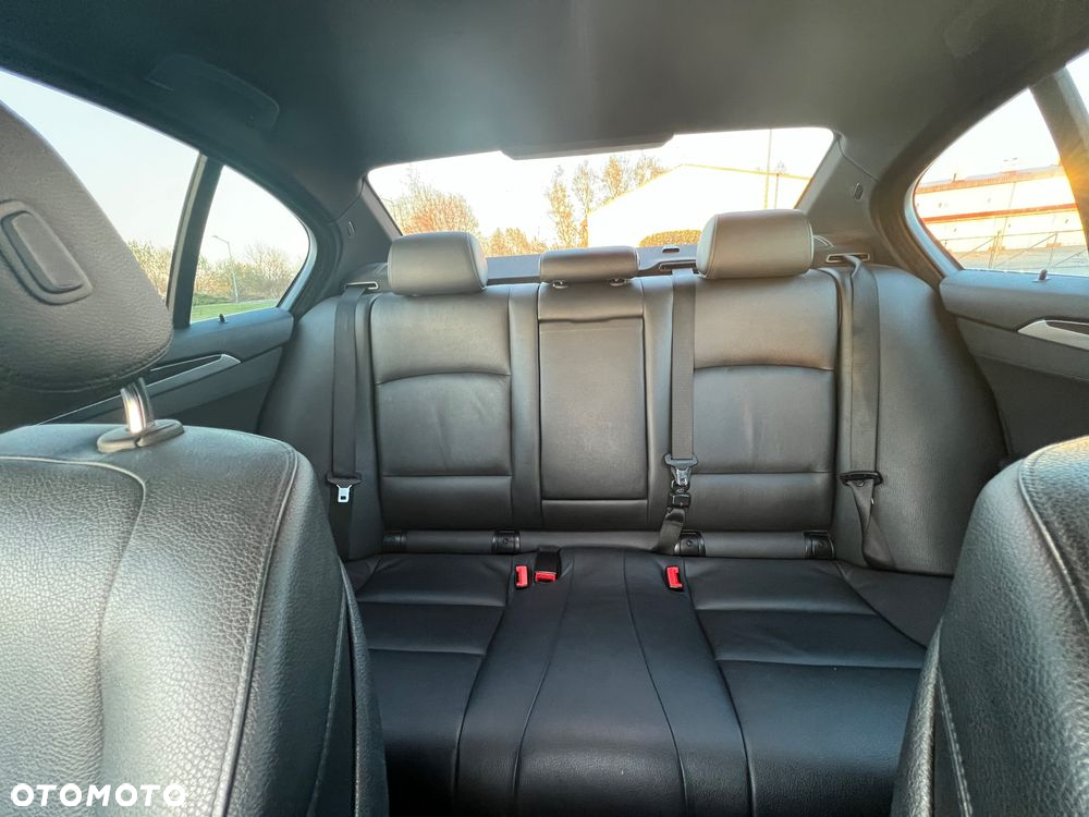 BMW Seria 5 520d xDrive - 8