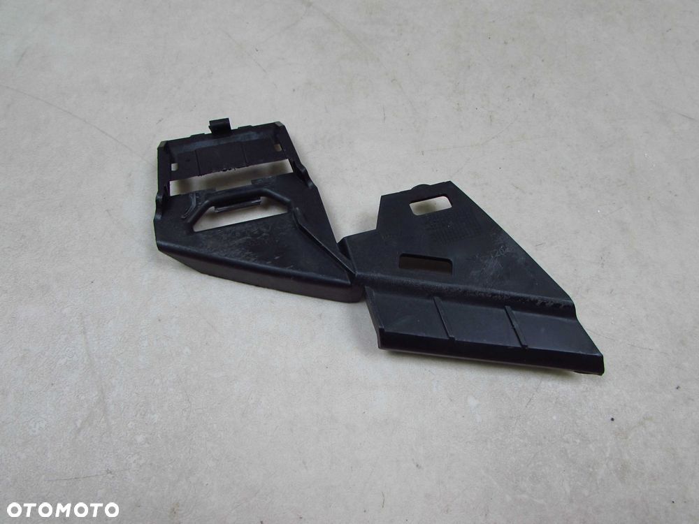 VOLVO C70 II 06-10 SLIZG MOCOWANIE ZDERZAKA PRZOD PRAWY 30633368 - 1