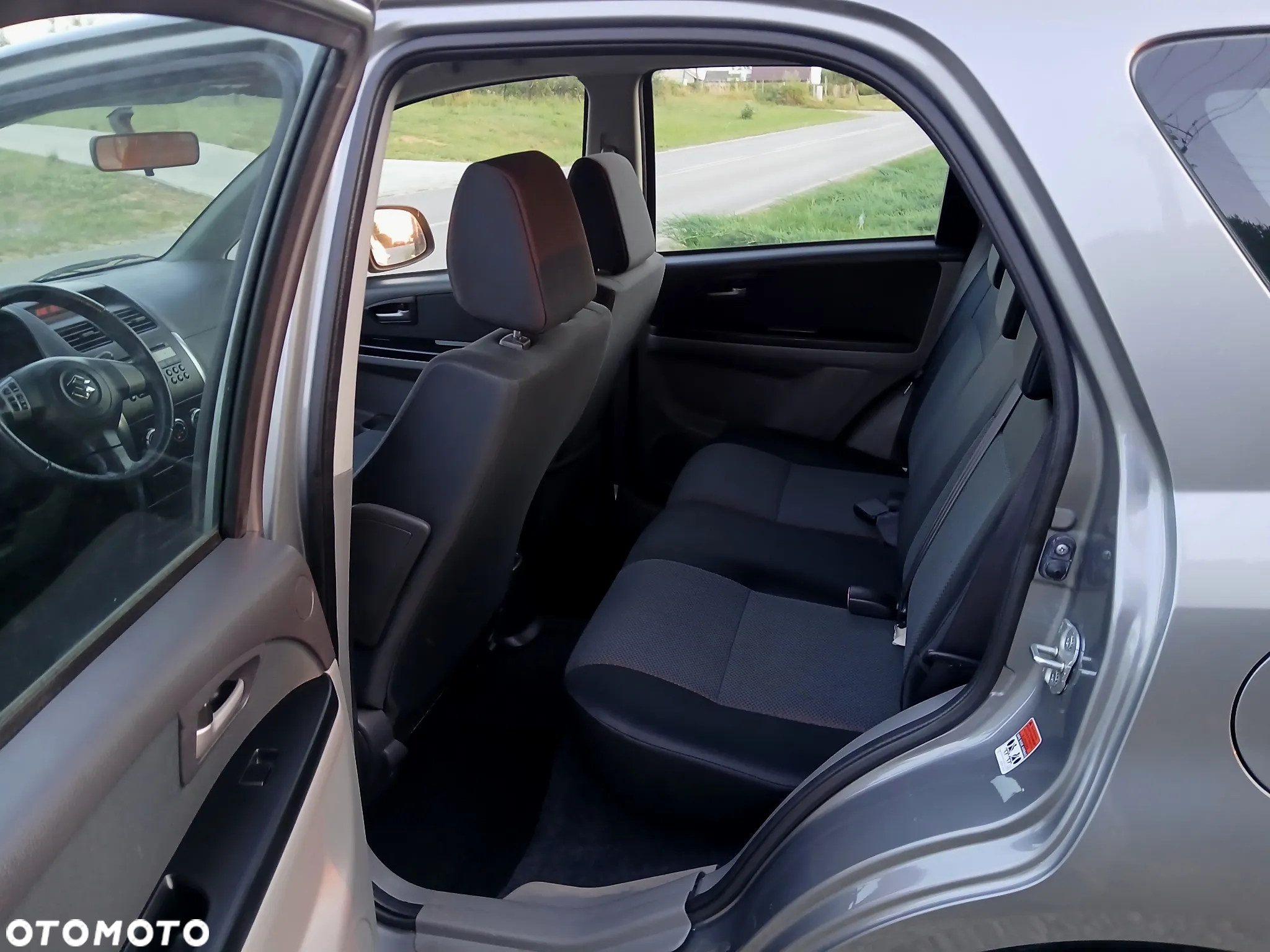 Suzuki SX4 1.6 Premium Outdoor - 14