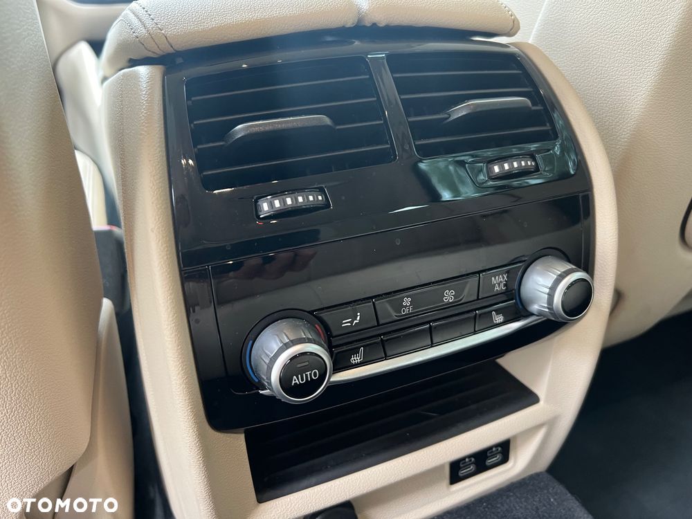 BMW Seria 5 530e xDrive - 26