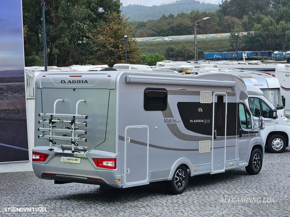 Adria Matrix M670SBC 50 YEARS 5 LUGARES DE LIVRETE CAMA CENTRAL + BASCULANTE - 9
