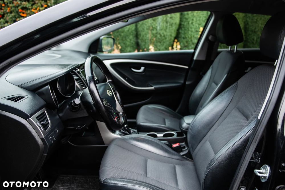 Hyundai i30 blue Kombi 1.6 GDi Passion - 18