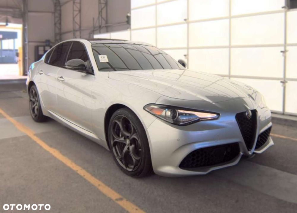 Alfa Romeo Giulia - 4