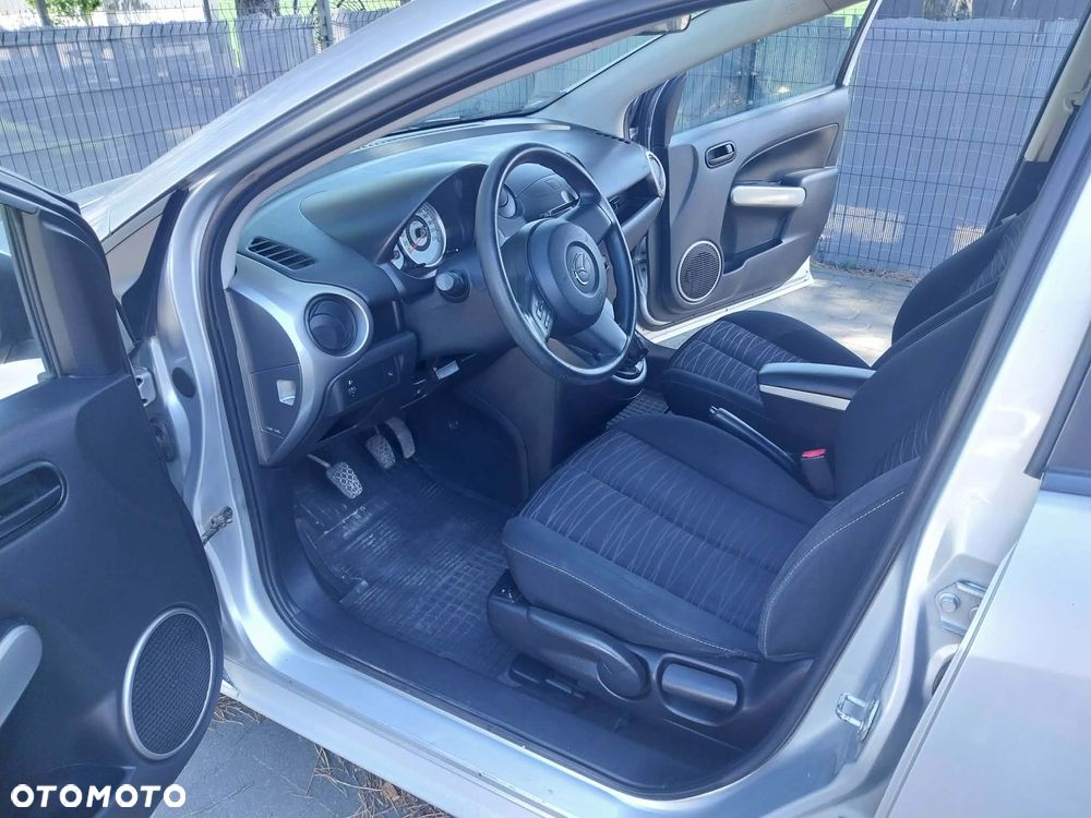 Mazda 2 1.3 Exclusive - 12